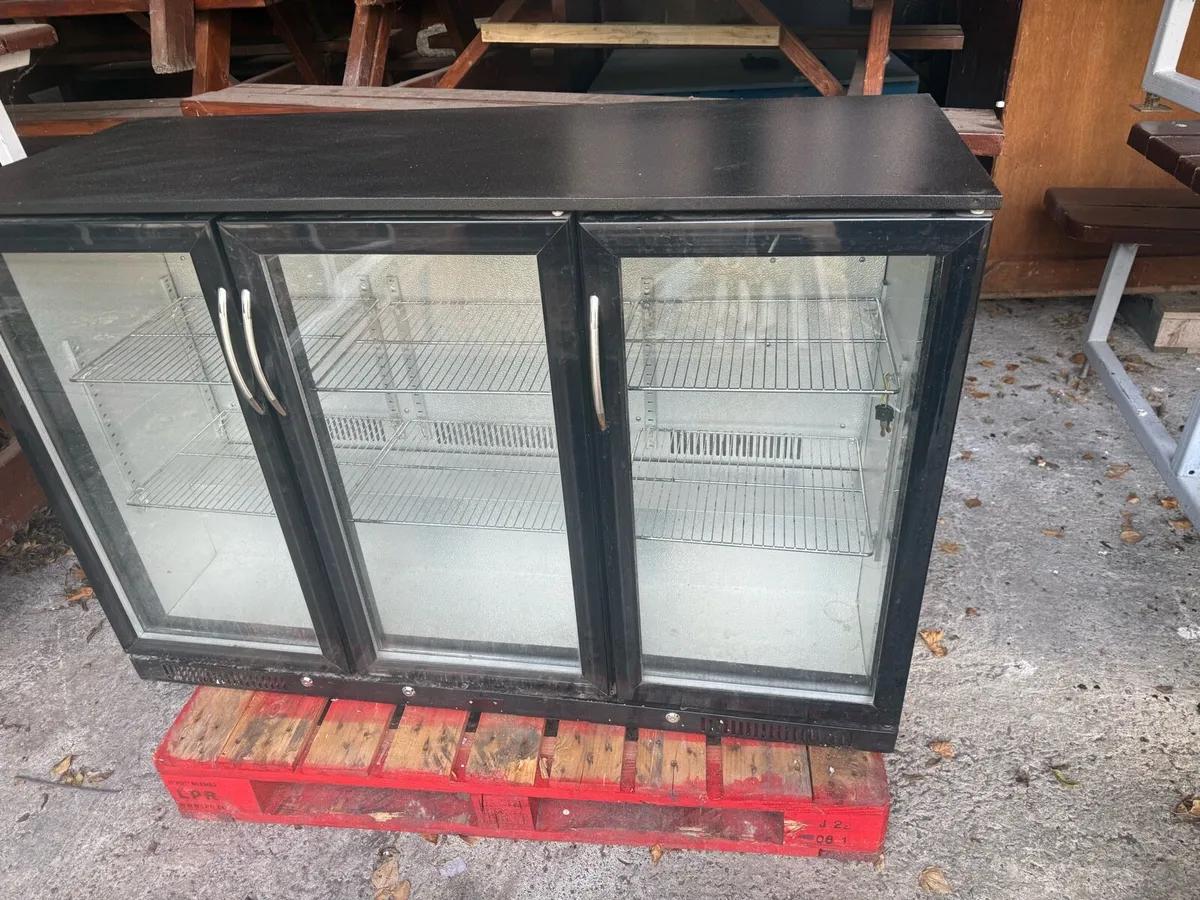 Triple door bottle fridge - Image 1