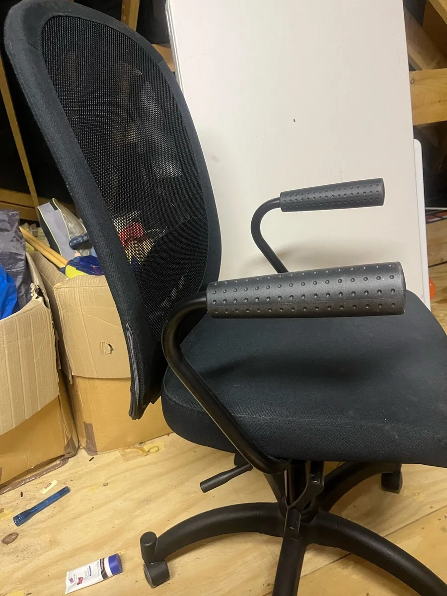 Office chair - Image 1
