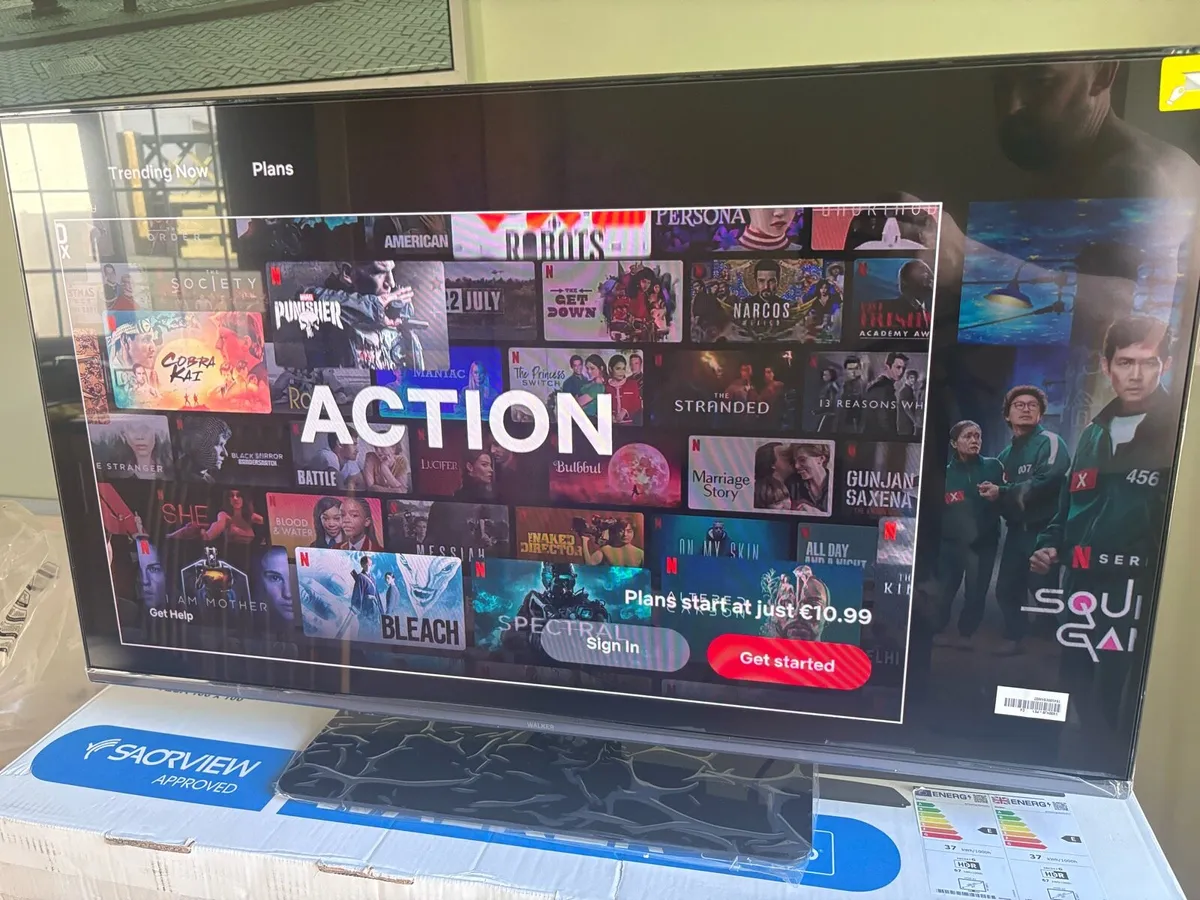 40 INCH QLED FULL HD Smart TV - Image 1