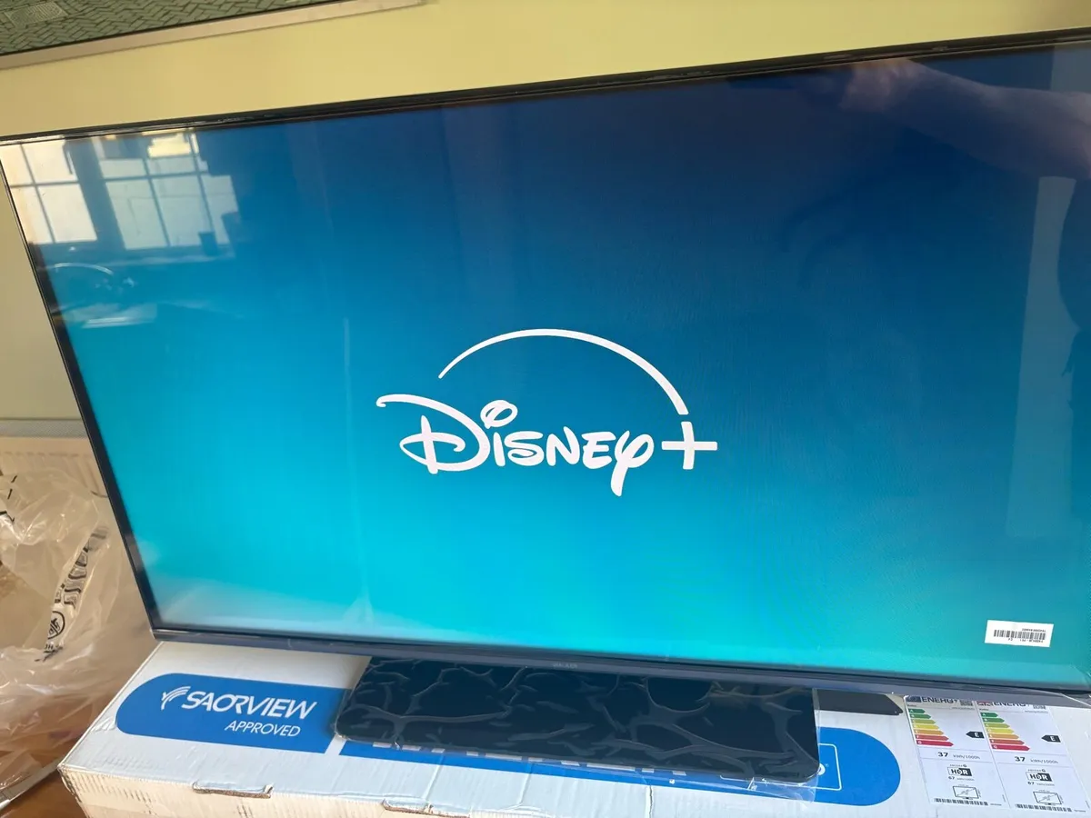 40 INCH QLED FULL HD Smart TV - Image 2