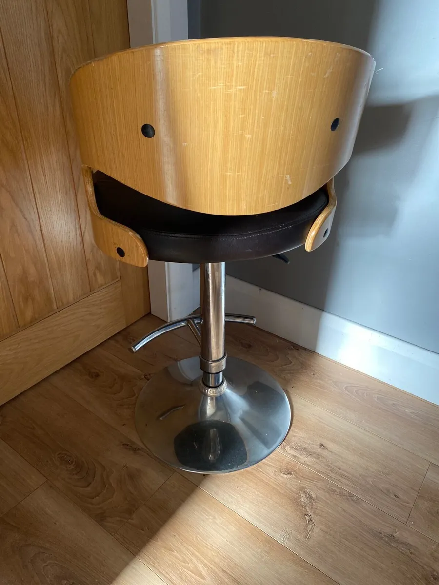 Bar stool for island - Image 2