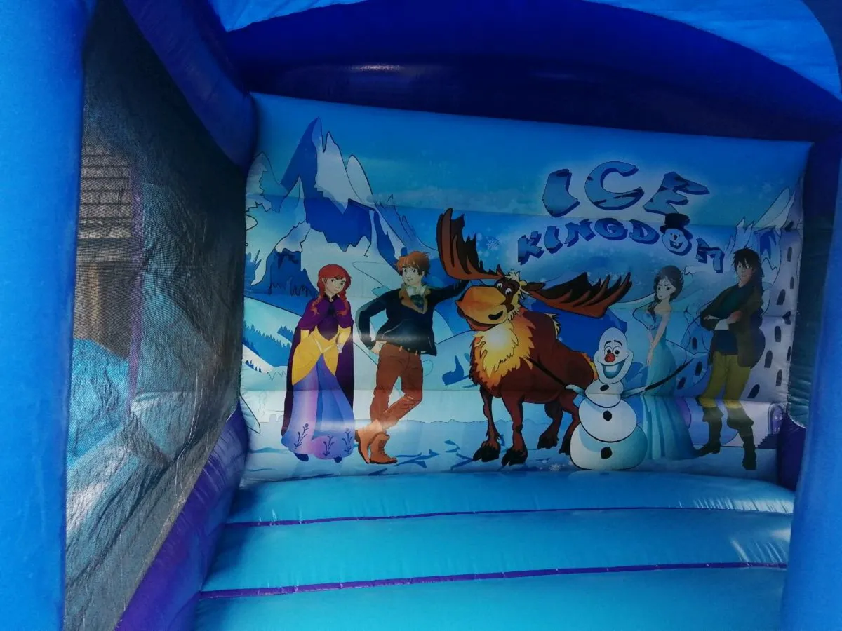 FROZEN Bouncy Castle - Image 4