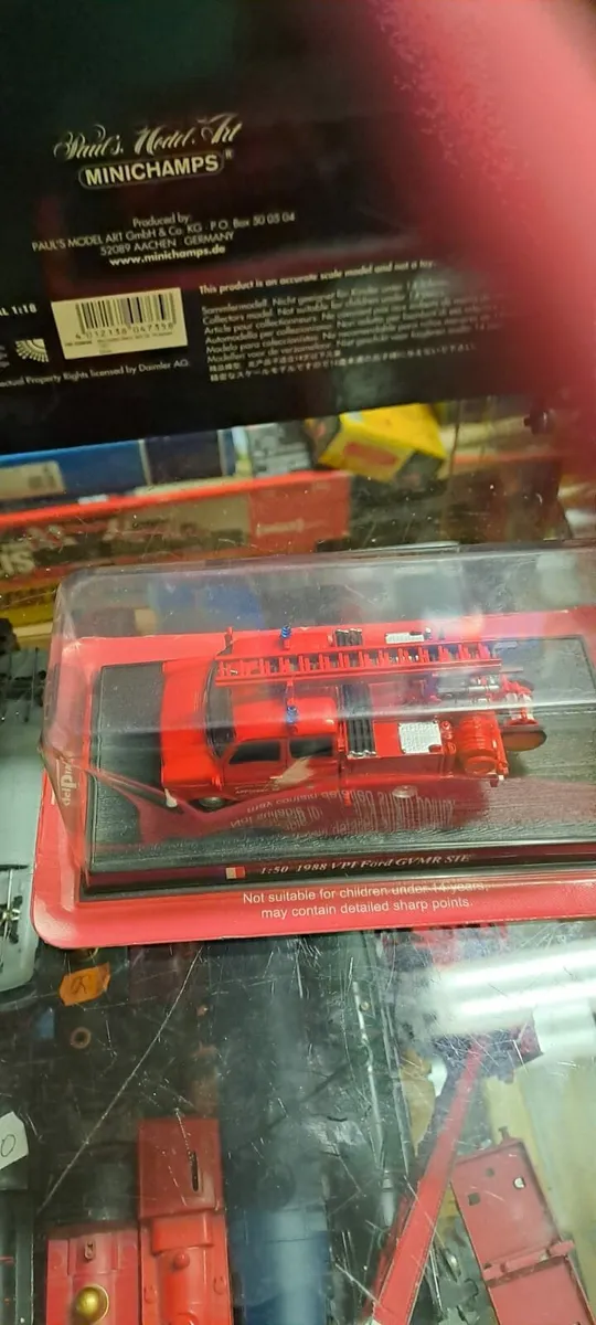 Corgi Atlas Ford Transit Fire Engine - Image 3