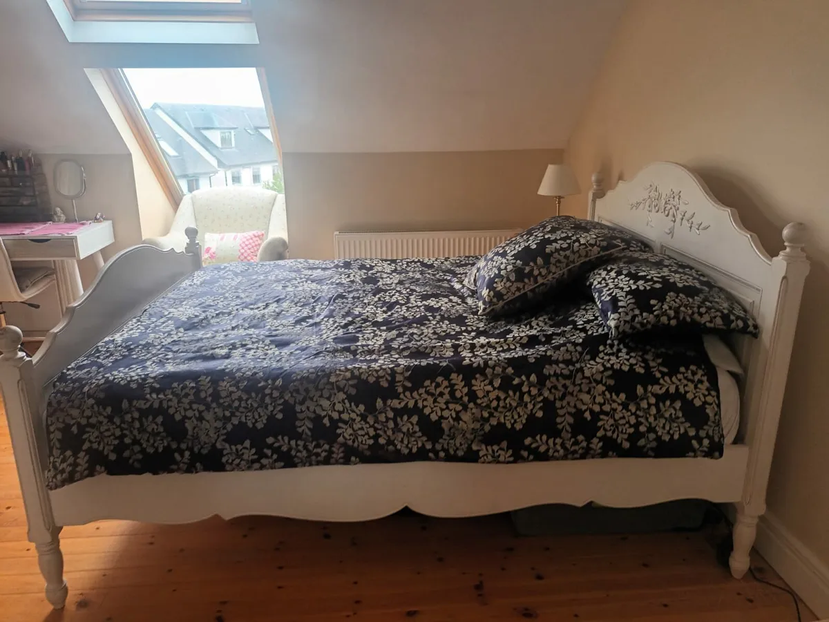 Laura Ashley Style Country King Size Bed Frame - Image 2