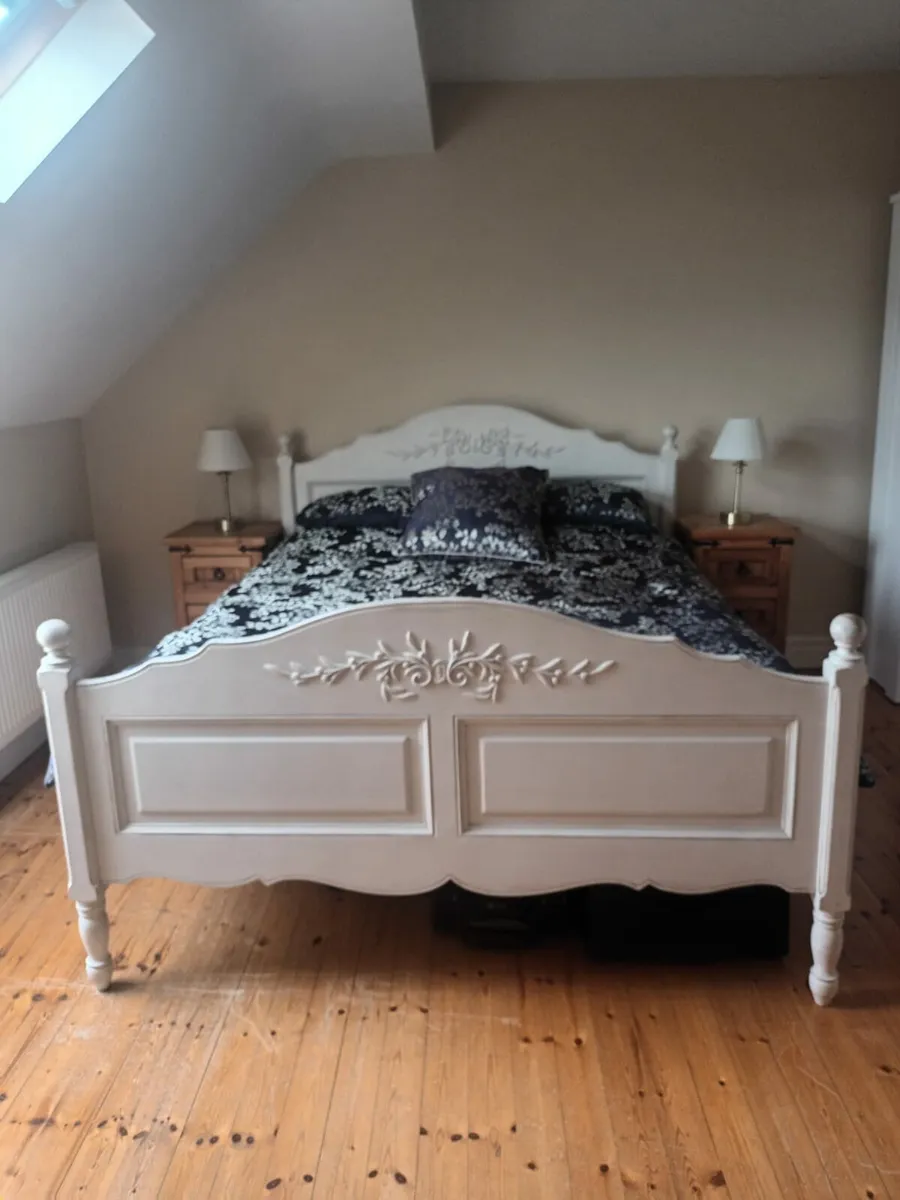 Laura Ashley Style Country King Size Bed Frame - Image 3