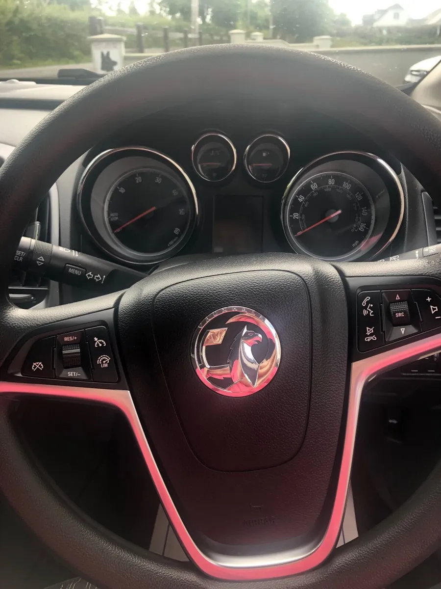 Vauxhall Astra 2015 - Image 2