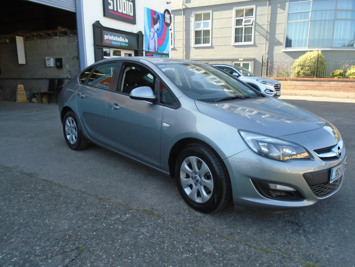 Opel Astra 2015 Low Kms - Image 1