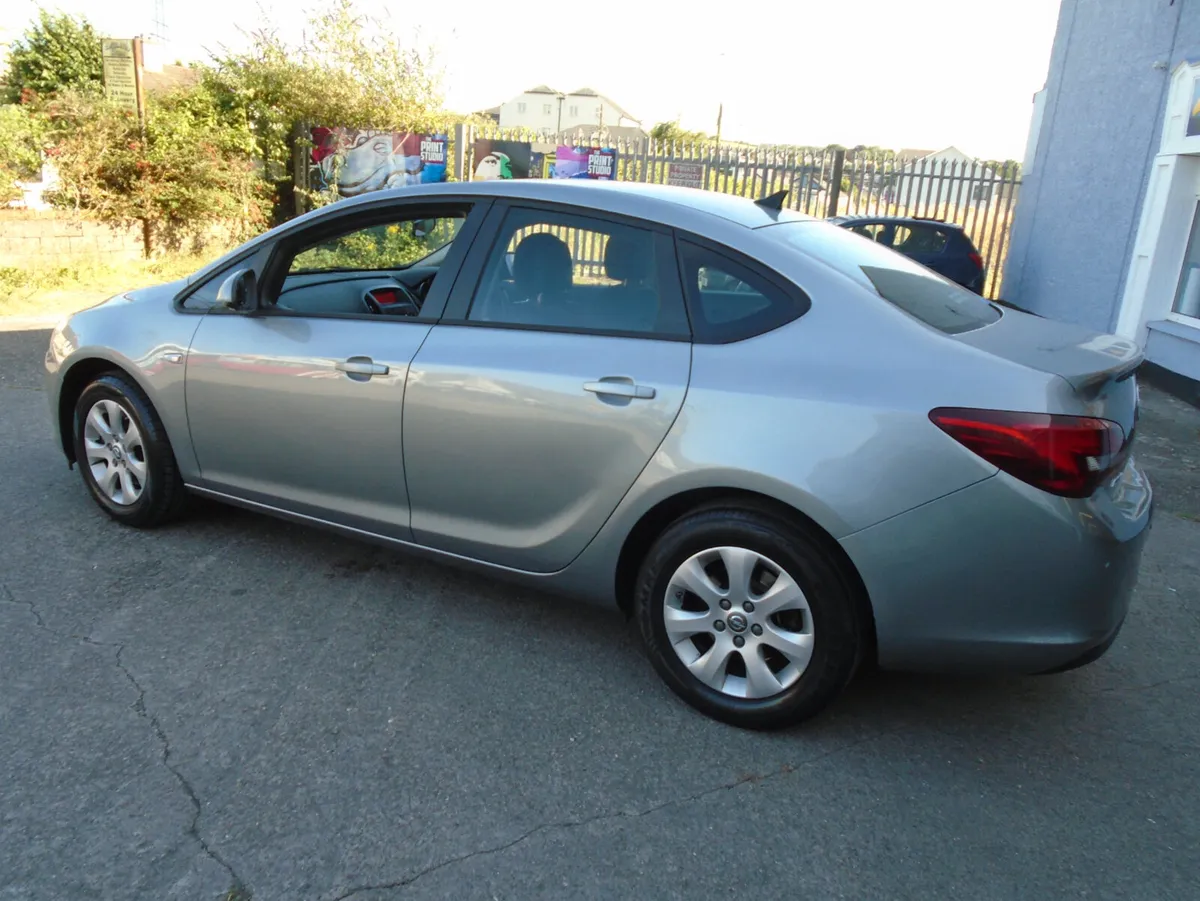 Opel Astra 2015 Low Kms - Image 3
