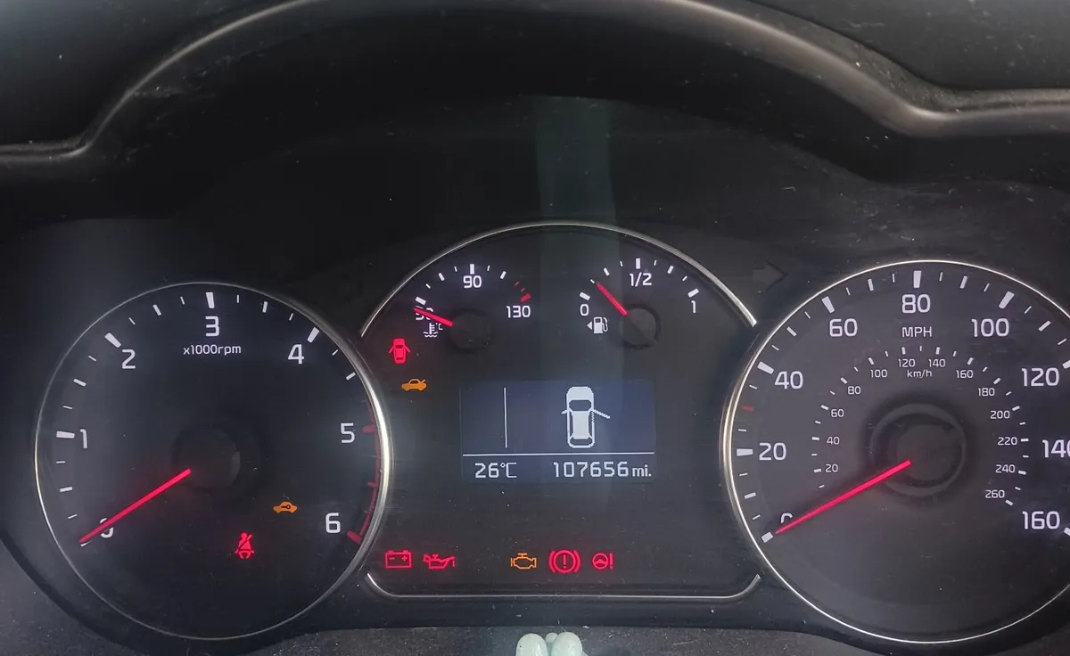 Kia Carens 2014 - Image 2