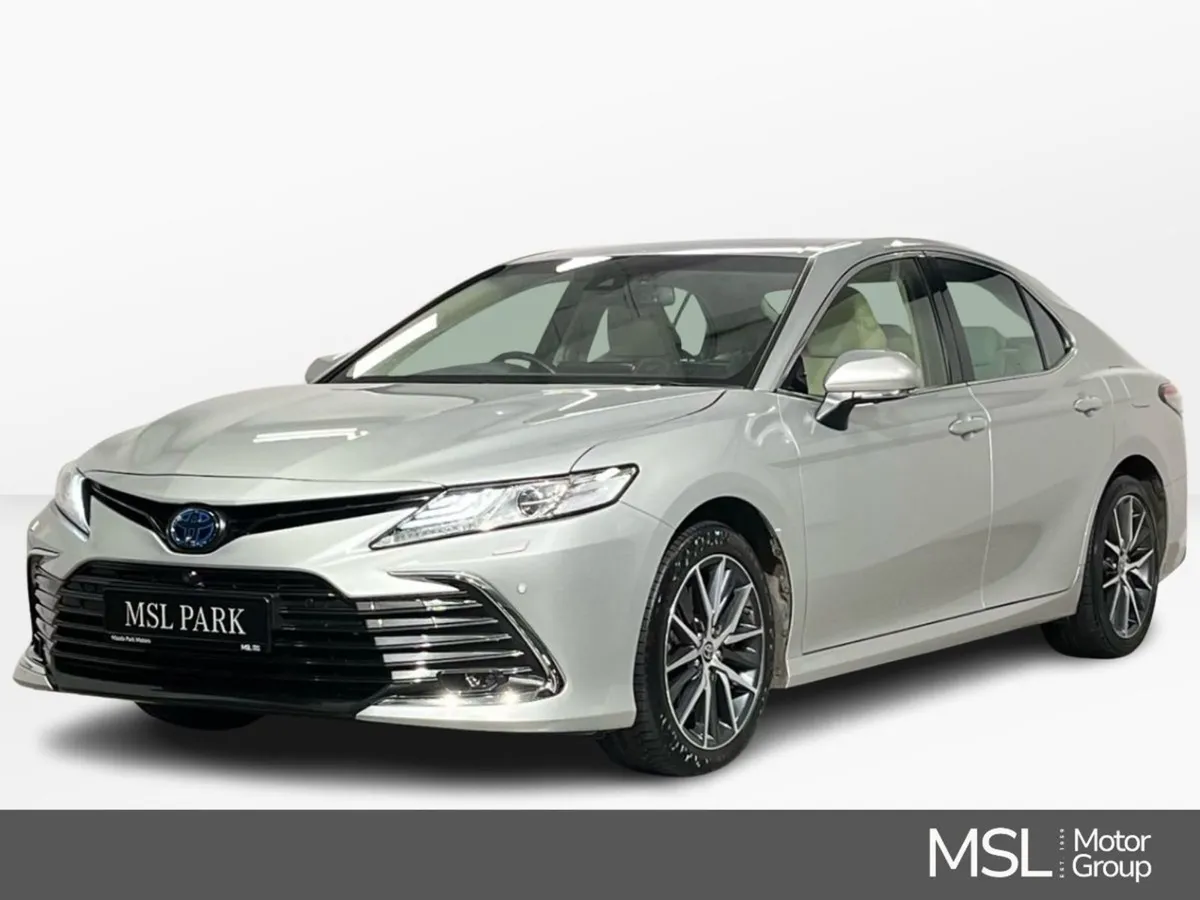 Toyota Camry Platinum Edition 2.5 Hybrid - Revers - Image 1