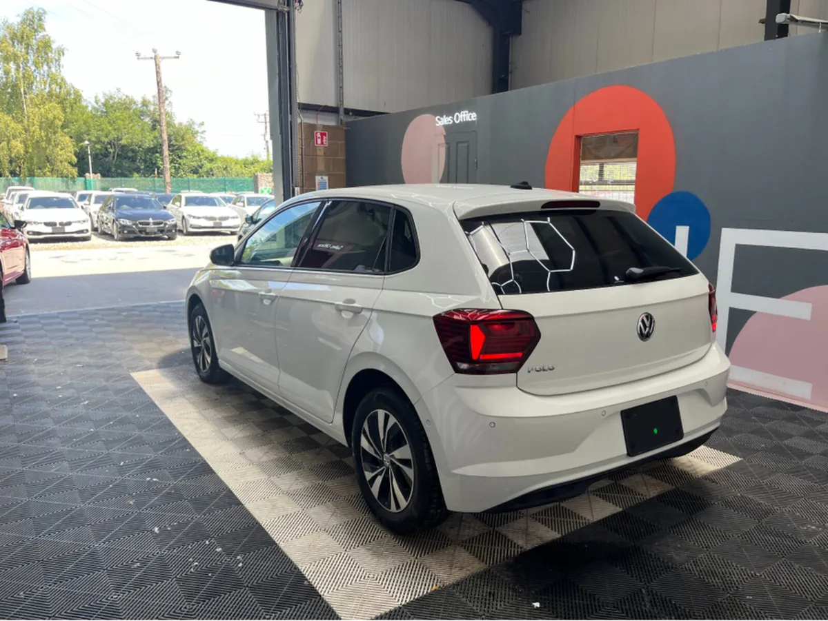 Volkswagen Polo 1.0 PETROL / 44k KMs / REVERSE CAM - Image 4