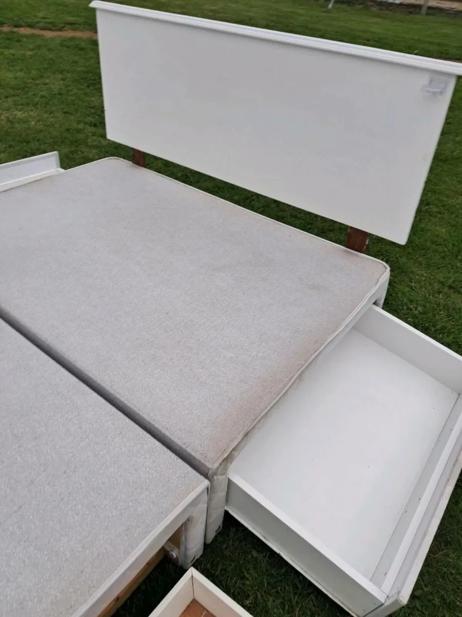 Bed - Image 3