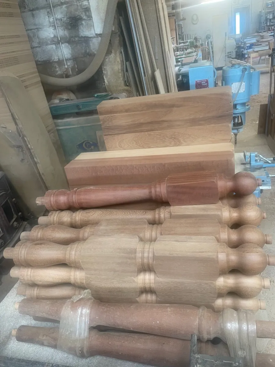 Newel posts - Image 2