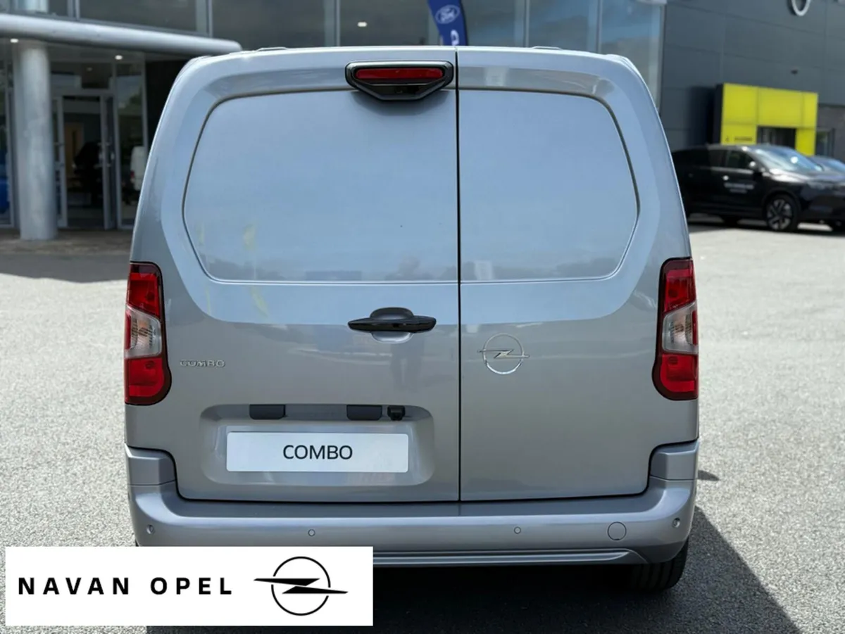 Opel Combo All-New Sportive SWB Automatic 1.5 TD 1 - Image 4