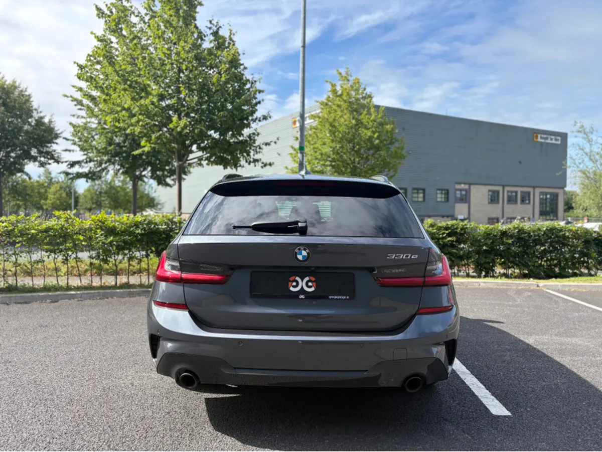 BMW 3-Series 330E M SPORT AUTO*FULL SERVICE HISTOR - Image 4