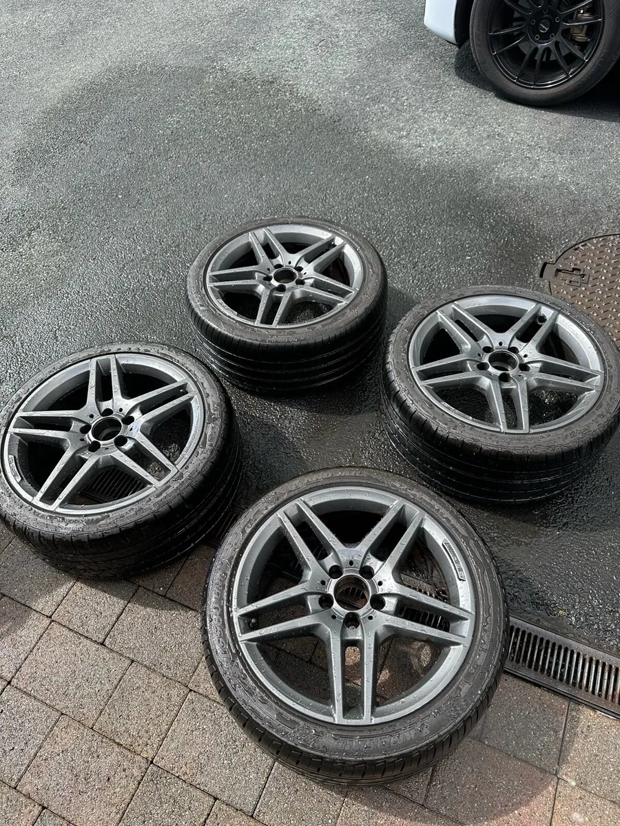 Mercedes AMG 18” wheels - Image 1