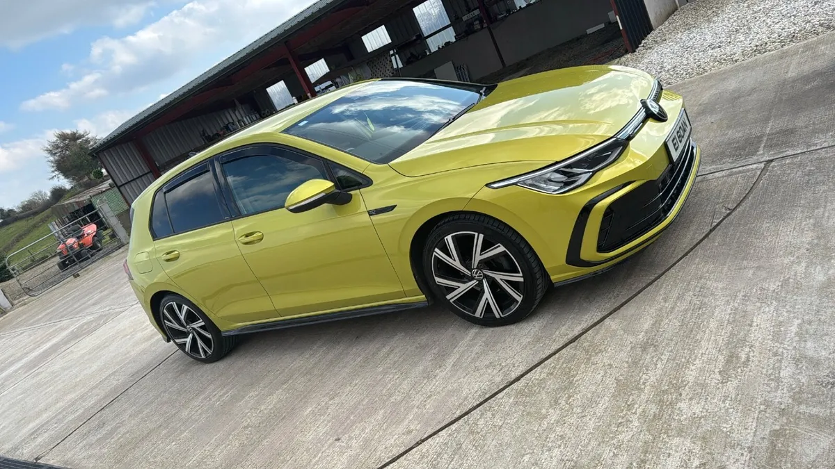 Volkswagen Golf R-Line 150 - Image 2