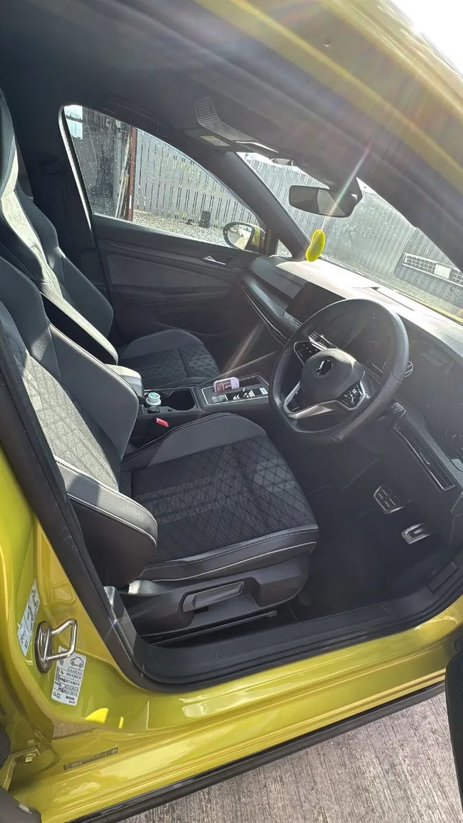 Volkswagen Golf R-Line 150 - Image 4