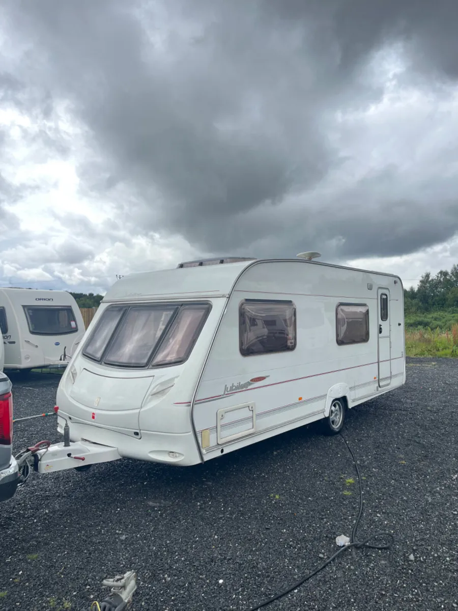 Ace Jubilee 6 Berth Fixed Bunkbed Caravan - Image 1