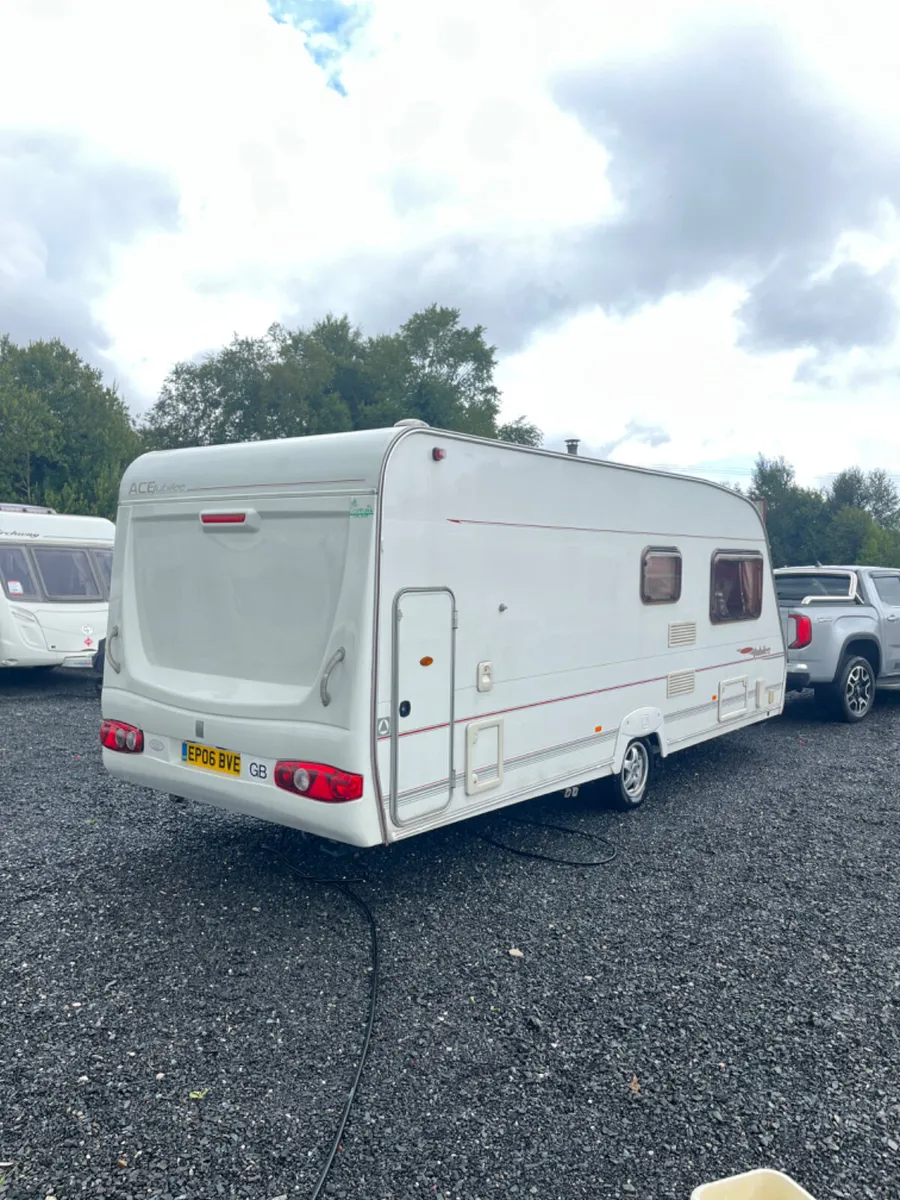 Ace Jubilee 6 Berth Fixed Bunkbed Caravan - Image 4