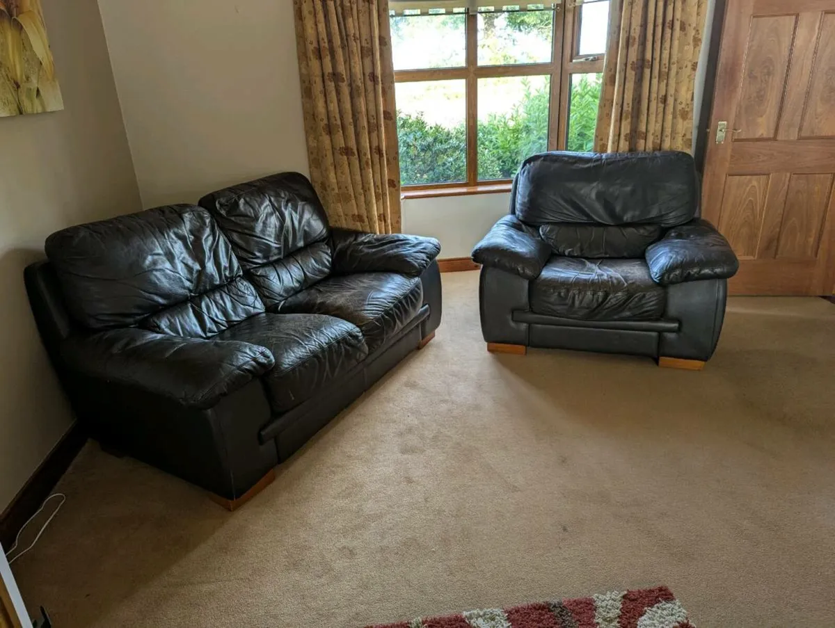2 + 1 Leather suite - Image 1