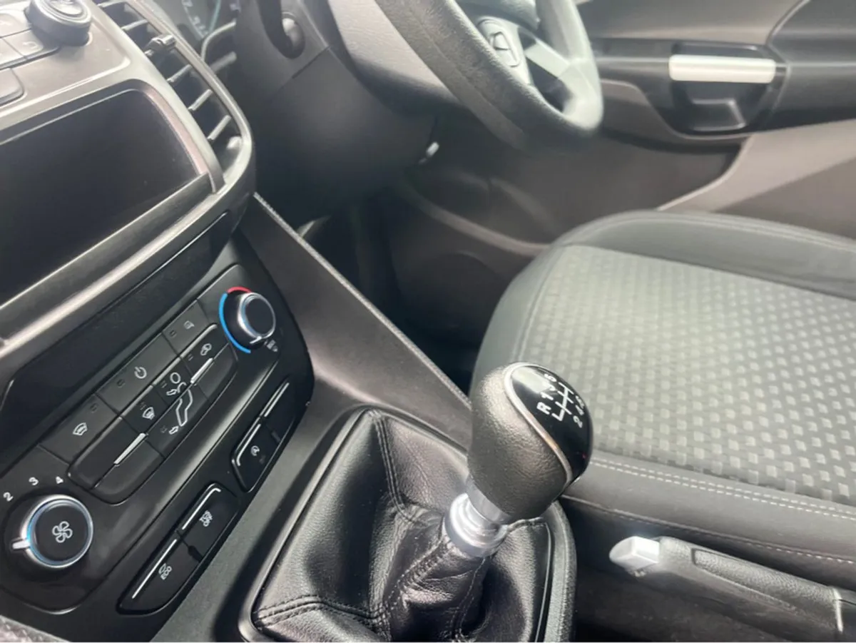 Ford Transit Connect 1.5 TDCI 6 Speed 3 Seat Trend - Image 2