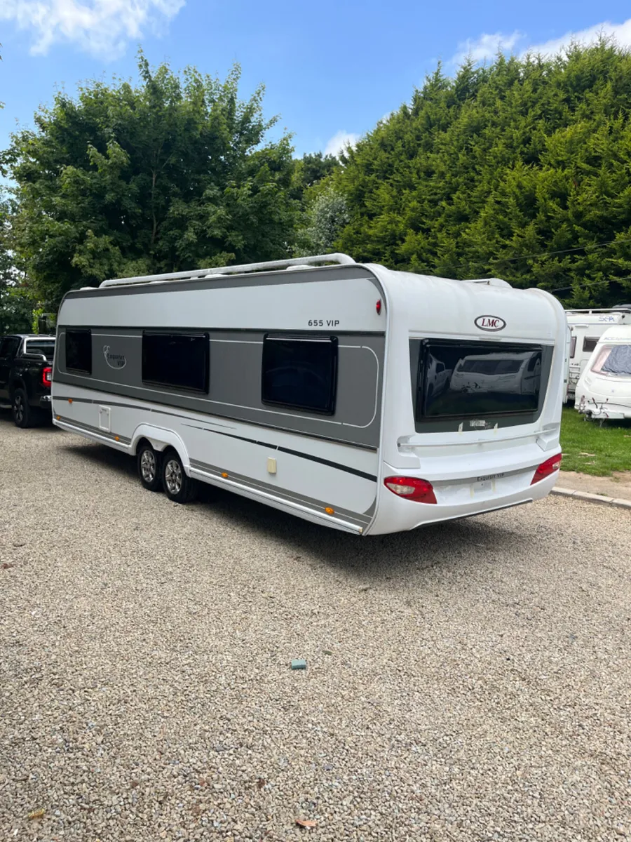 2016 Lmc 6 Berth Fixed Bed Caravan - Image 4