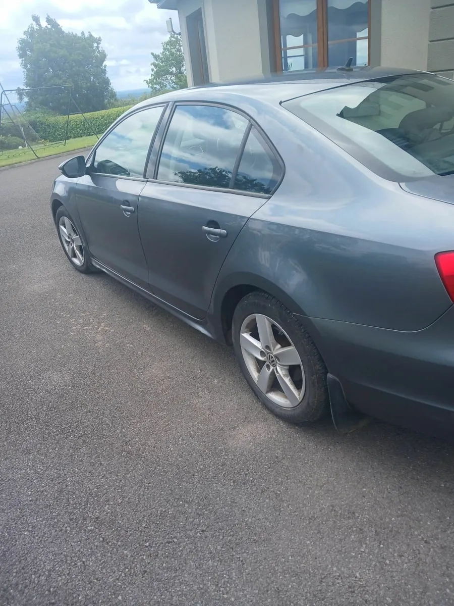 Volkswagen Jetta 2012 - Image 3