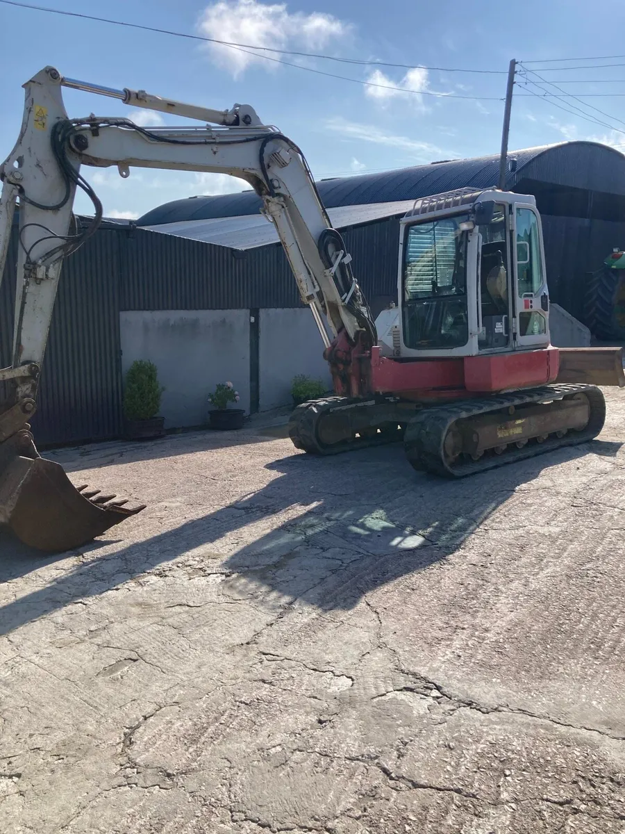 2011 Takeuchi 8 ton Digger - Image 3