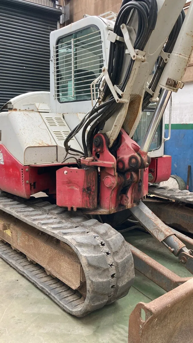 2011 Takeuchi 8 ton Digger - Image 4