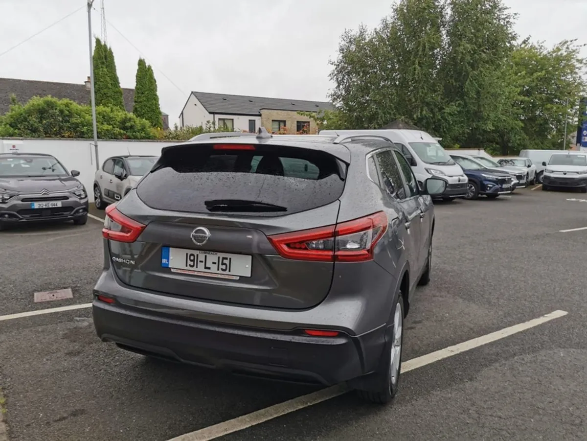 Nissan QASHQAI 1.5 SV 18 4DR - Image 4