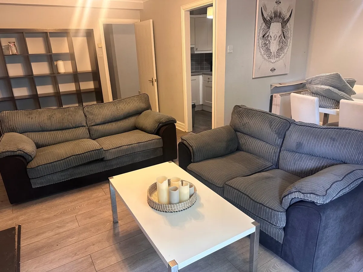 Apartment contents - Image 1