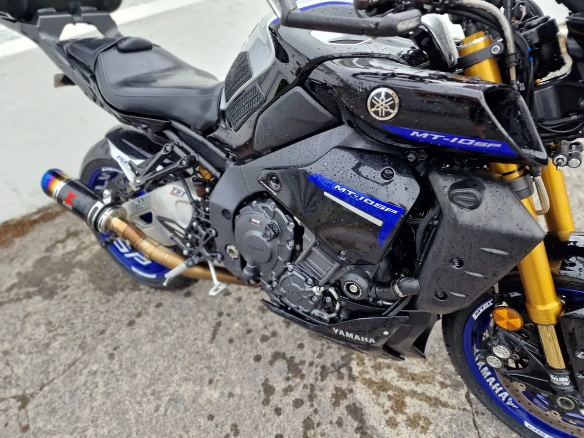 MT10SP x2 @ Doyles Athlone - Image 3