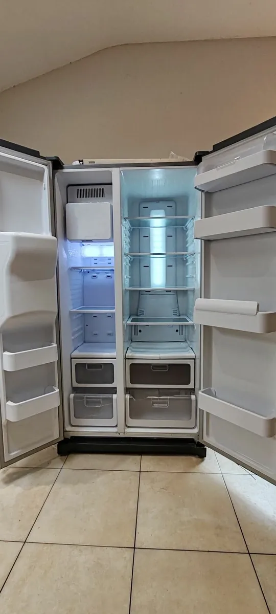 American style fridge freezer - Image 1