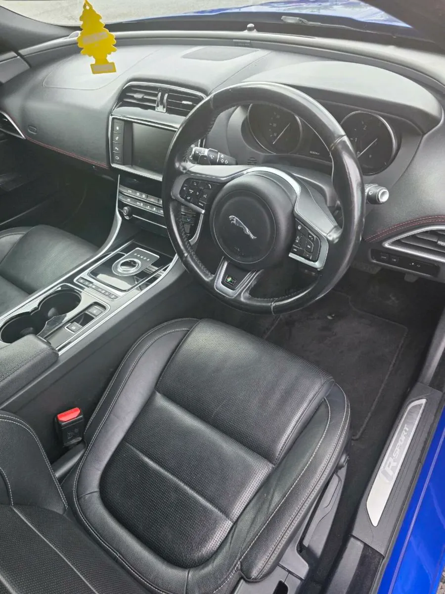 Car - Image 3