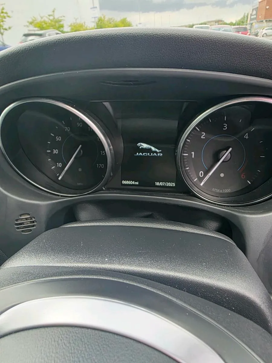 Car - Image 4