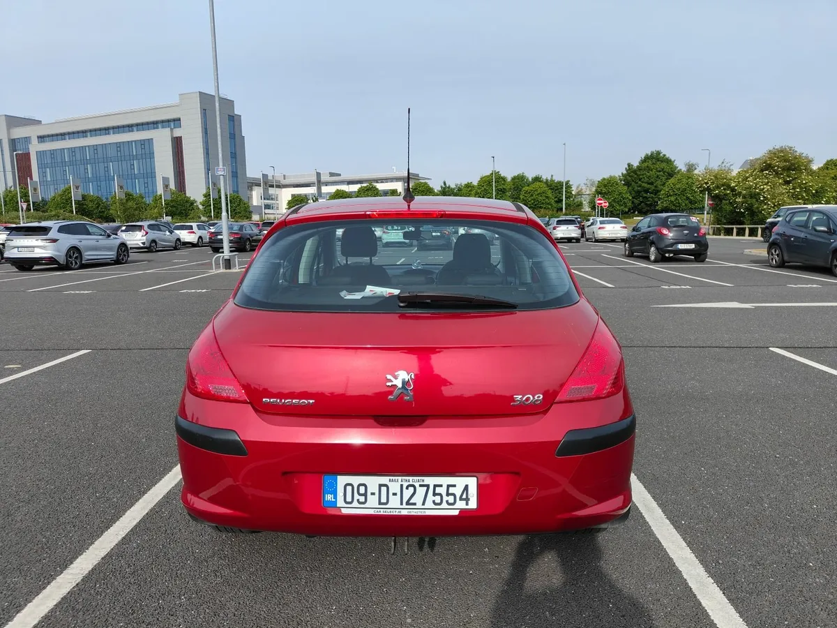 Peugeot 308 in excellent condition - Image 4