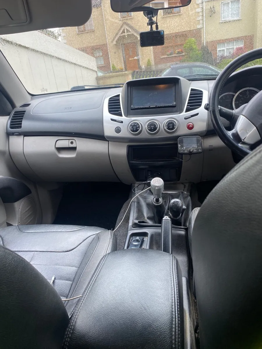 Mitsubishi L200 2011 - Image 1