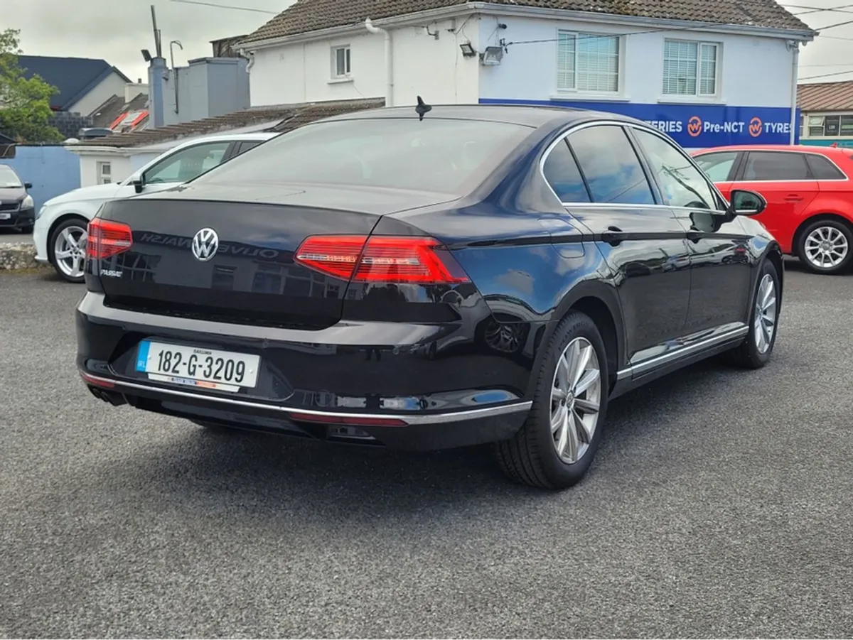 Volkswagen Passat Elegance Model. 2.0 D Automatic. - Image 3