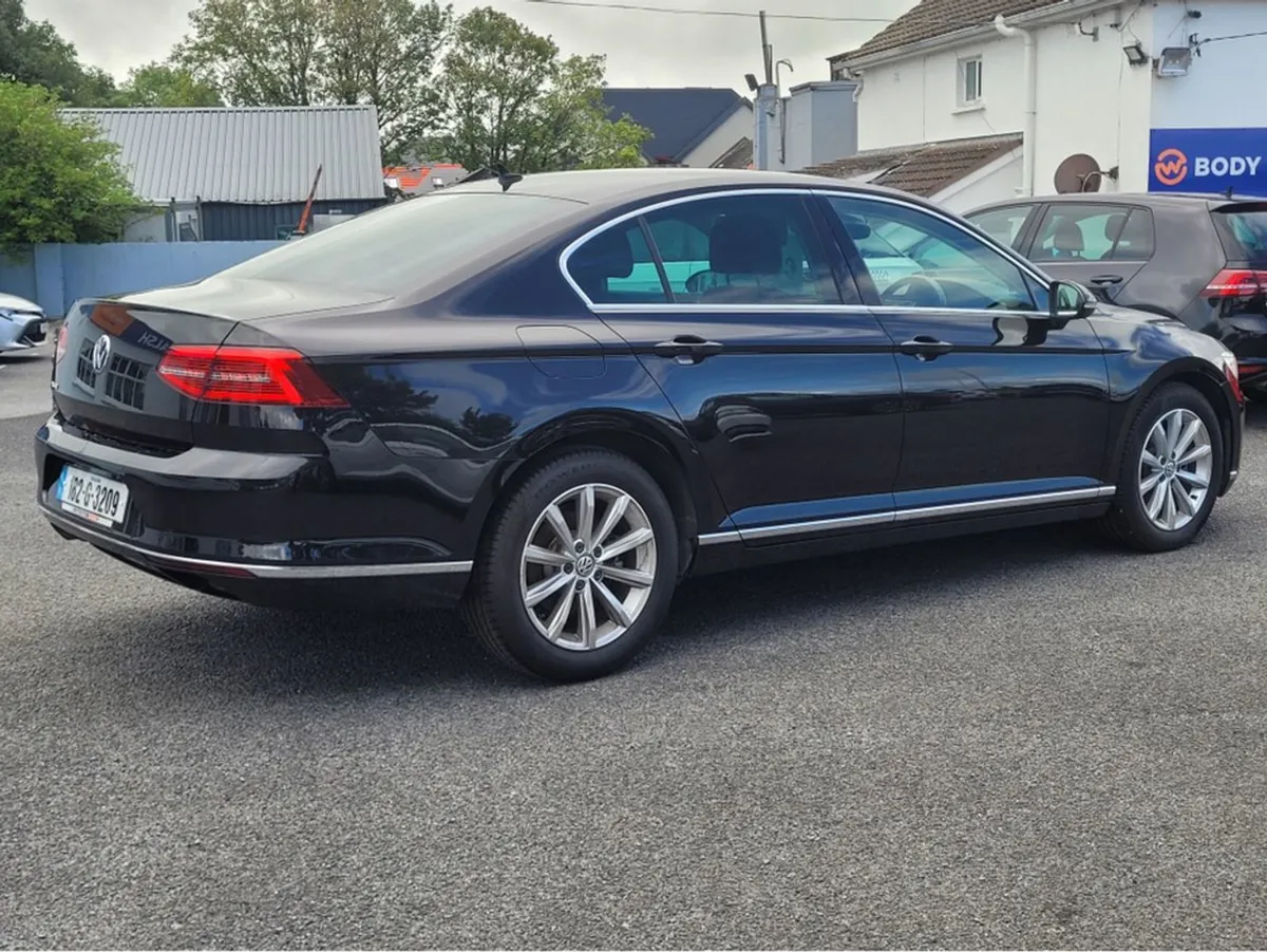 Volkswagen Passat Elegance Model. 2.0 D Automatic. - Image 4