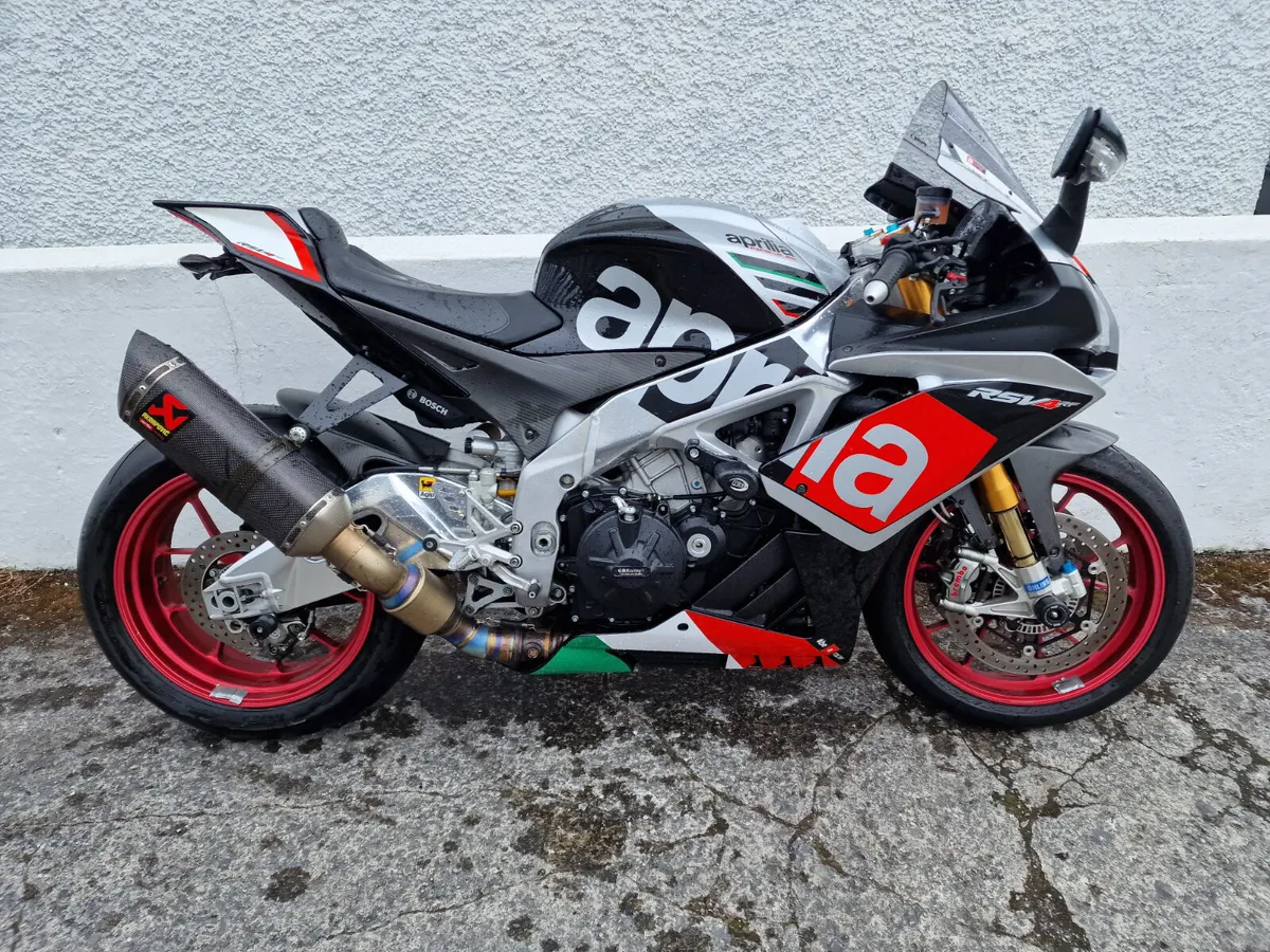 APRILIA RSV4RF @ Doyles Athlone - Image 1