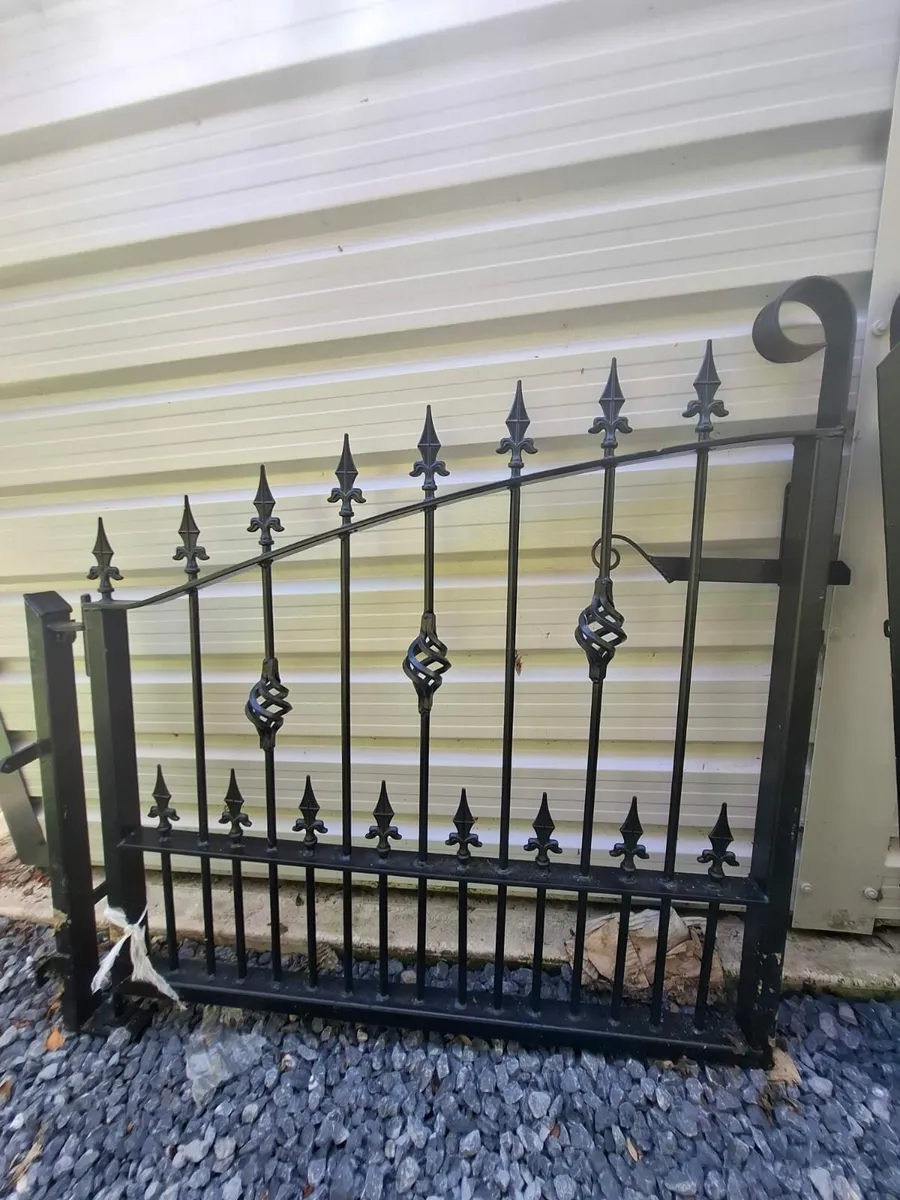 Driveway gates - Image 1