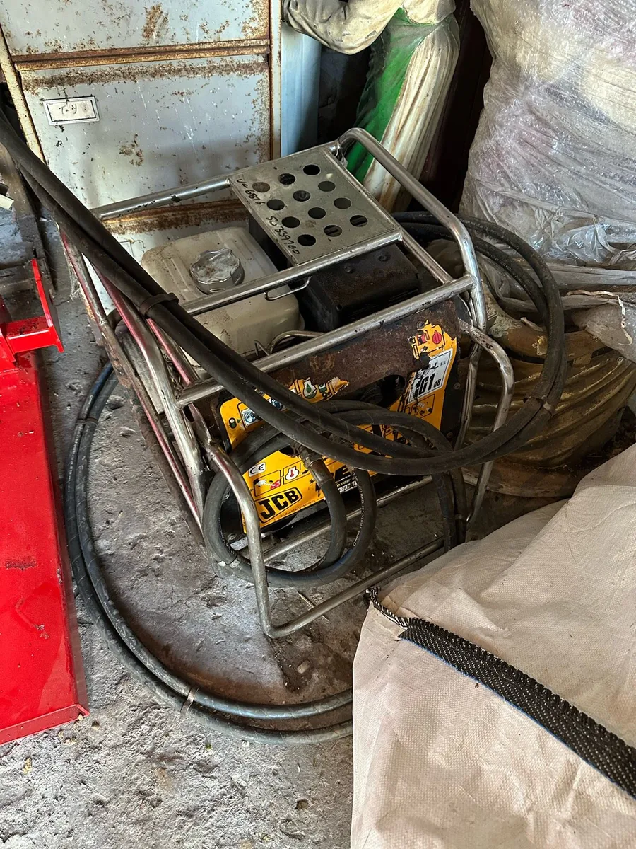 Log splitter with Honda hydraulic power pack - Image 2