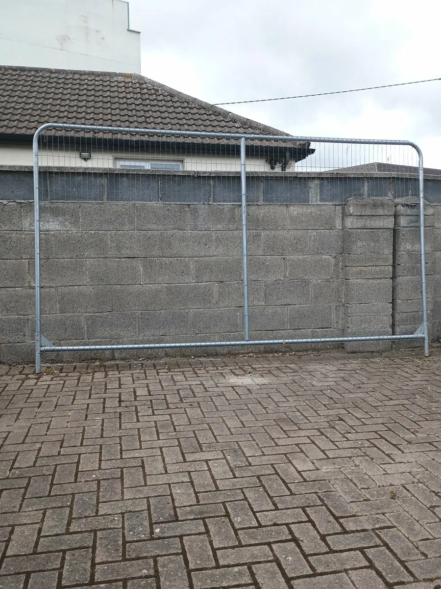 6 No. Site fencing Panels. - Image 1