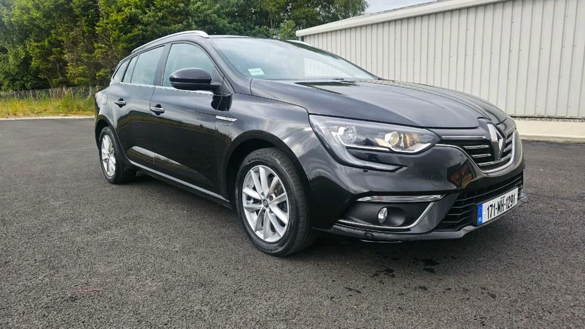 /// 2017 RENAULT MEGANE ESTATE - Image 2