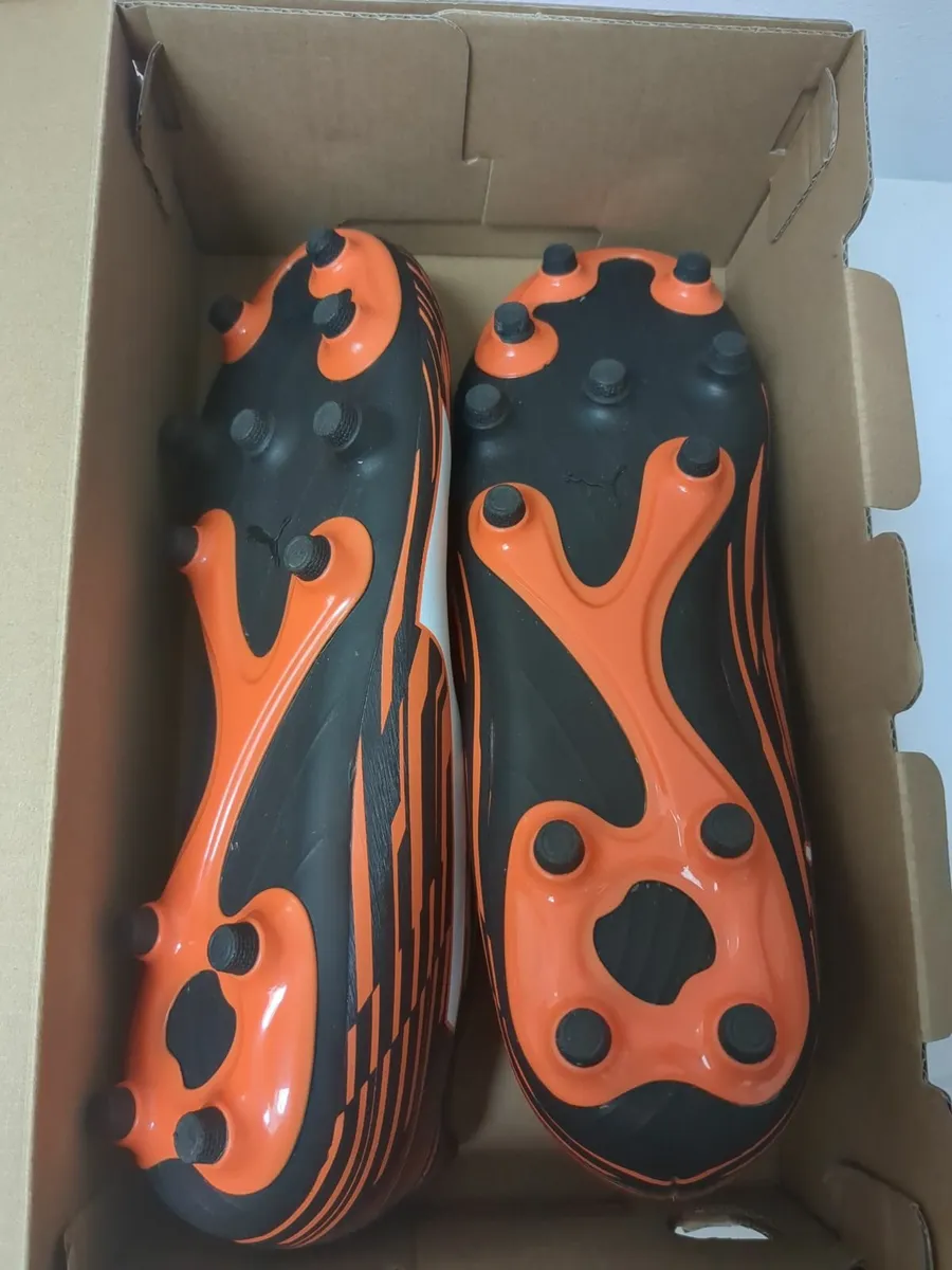 Football Puma Shoes unused - Image 2