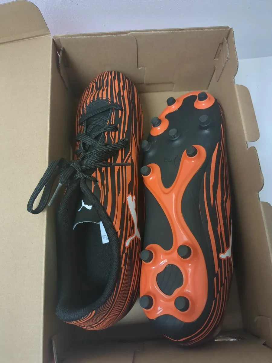 Football Puma Shoes unused - Image 3
