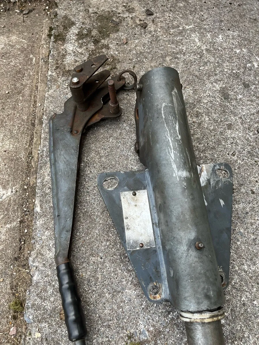 BRADLEY sliding trailer hitch with handbrake lever - Image 2