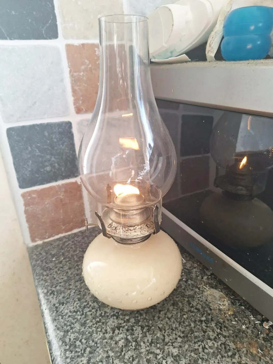Vintage Oil Lamp with beautiful milk glass fuel bo
