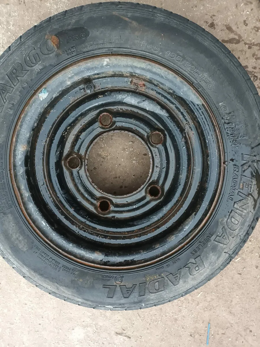 Trailer spare wheels and hilux tyres - Image 4